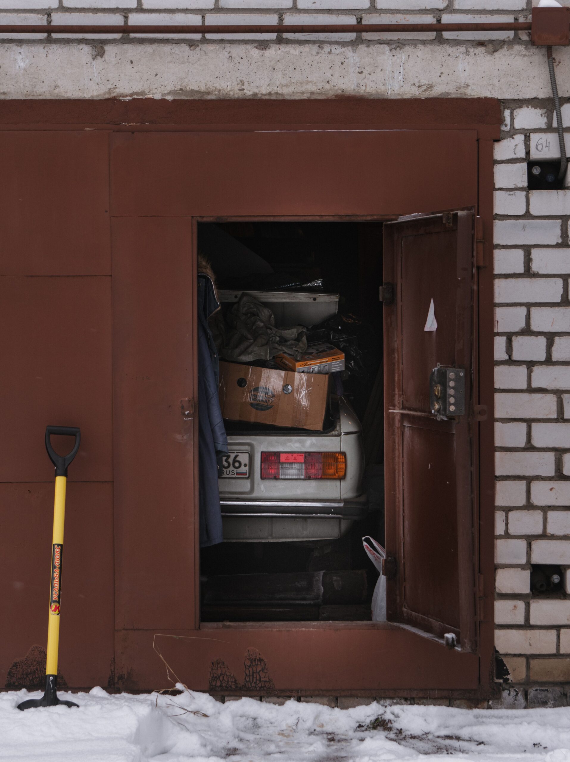 how to clean out a garage